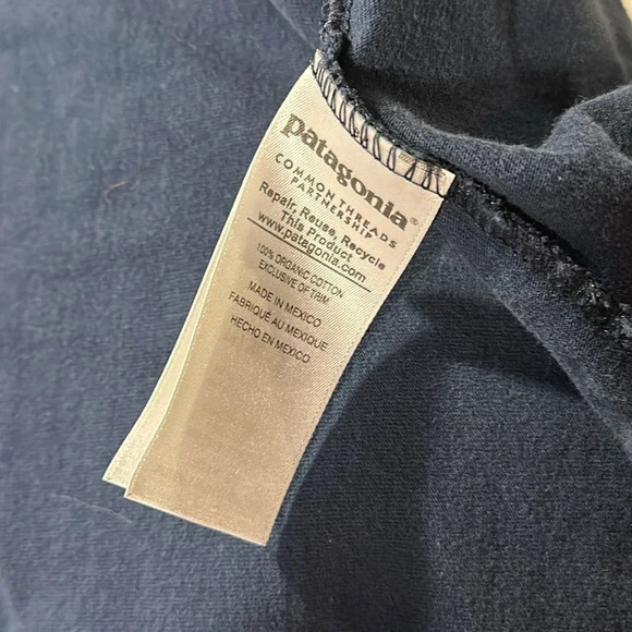 Mens small regular fit Patagonia graphic tshirt - Picture 4 of 4